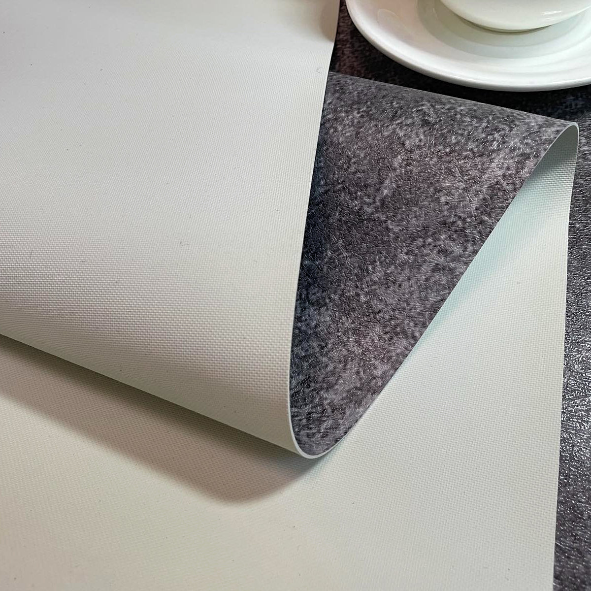 Stilvolle Tischdecke mit Lederstruktur, Tischdecke unter dem Leder „Scheunenholz“